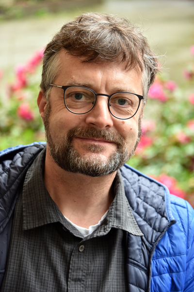 A picture of Univ.-Prof. Dr. Matthias Groß.