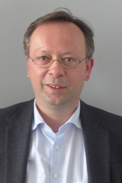 A picture of Prof. Dr. Achim Seifert.